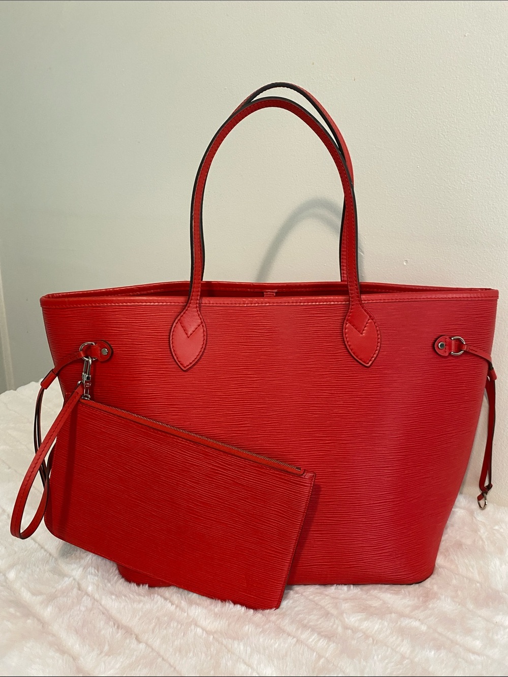 Louis Vuitton Epi Leather Neverfull MM Tote in Coquelicot w/Pouch - Great Price